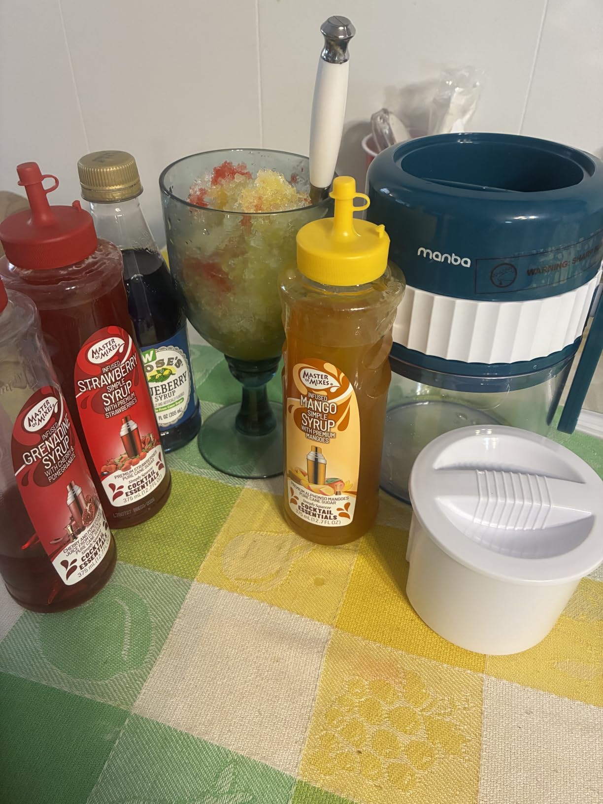 MANBA Manual Snow Cone Machine Maker for Shaved Ice, Snowcones, Slushes customer photo 2