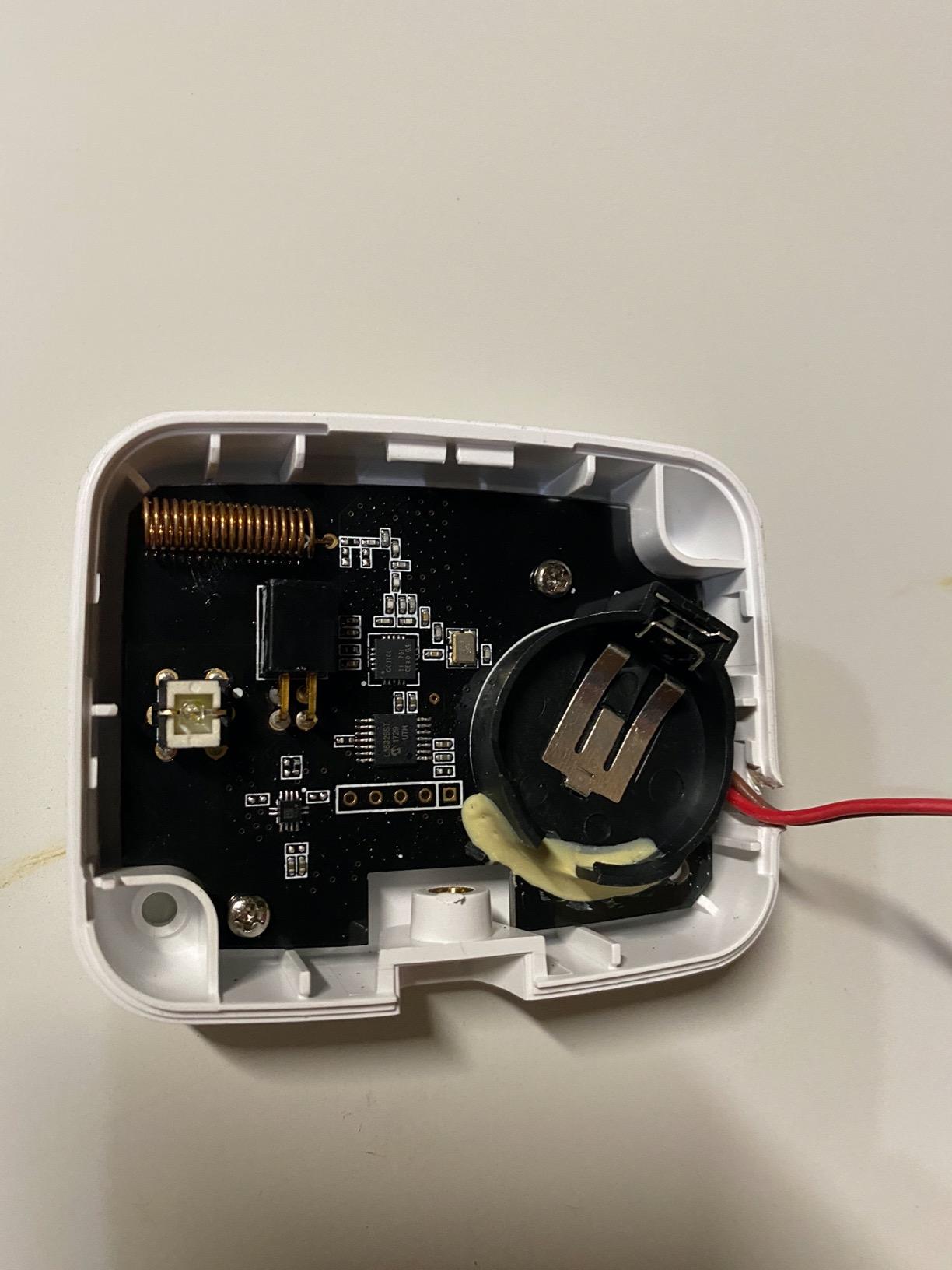 Insignia - Wi-Fi Garage Door Controller for Apple HomeKit-White - NS-CH1XGO8 customer photo 1