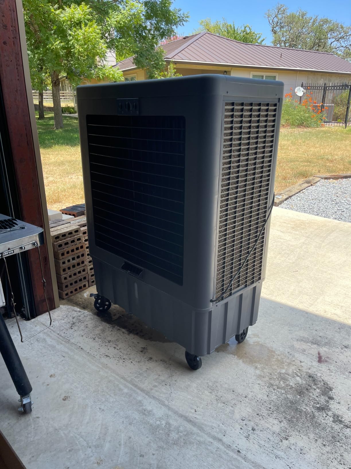 Hessaire MC92V Evaporative Cooler 11,000 CFM,Gray customer photo 1