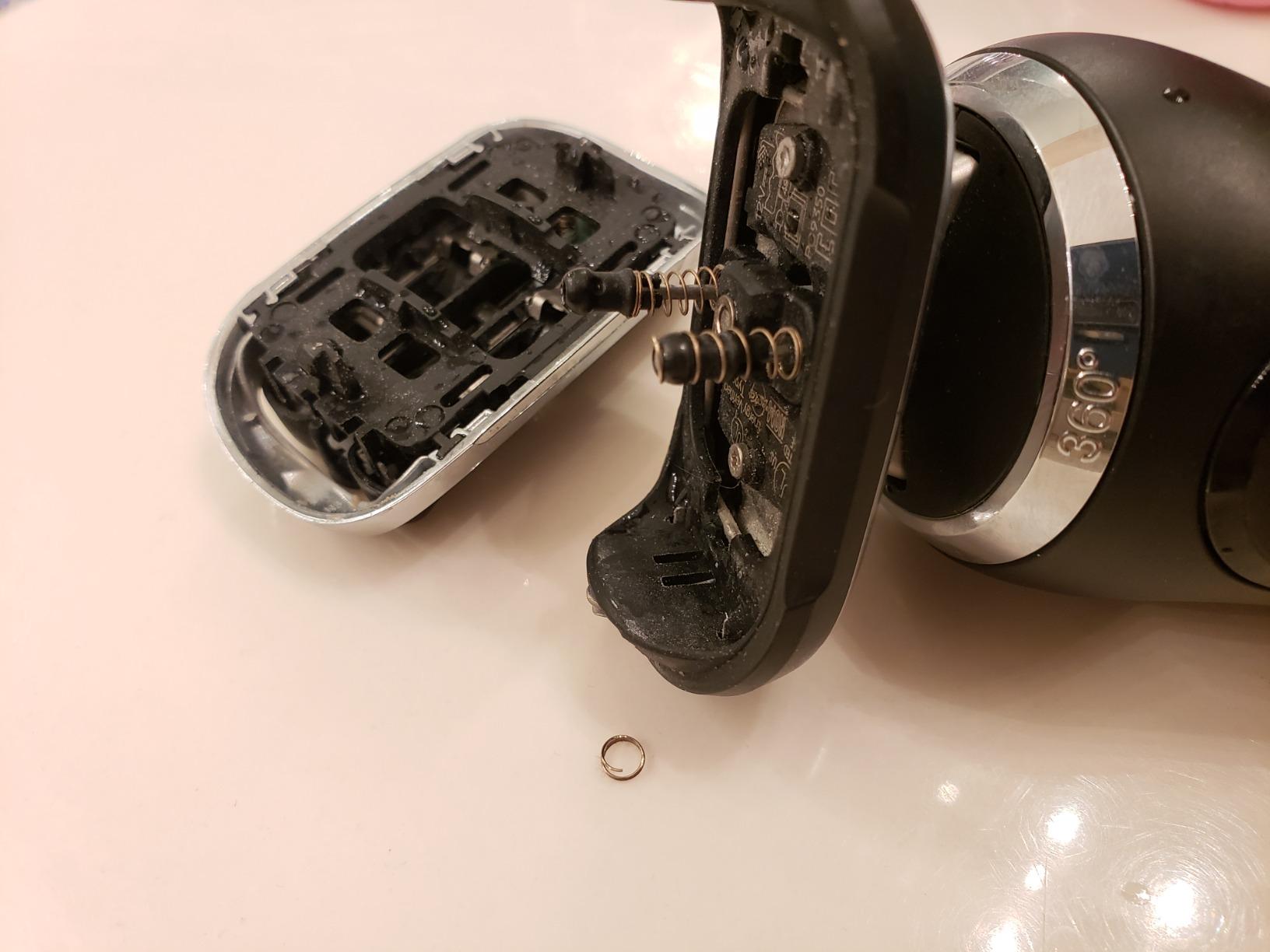 Braun Series 7 7085cc Flex Rechargeable Wet & Dry Men's Electric Shaver with Clean & Charge Station, Stubble & Beard Trimmer customer photo 1