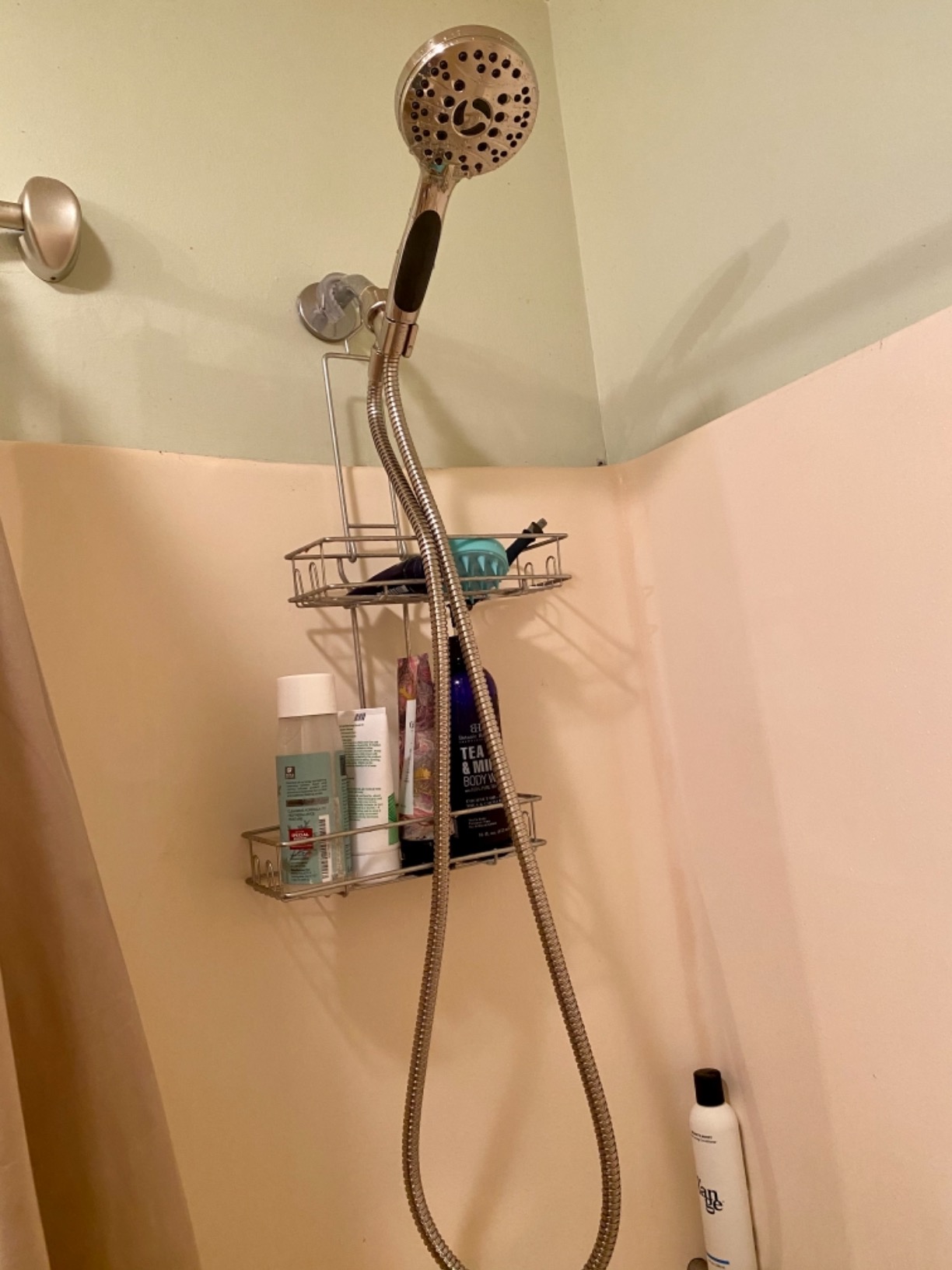 High Pressure 6-setting Luxury Handheld Shower Head – 6 Foot Stainless Steel Hose – Anti Clog Jets – Anti Slip Grip – Top US Brand – Includes Extra Wall Bracket – Brushed Nickel Finish customer photo 1