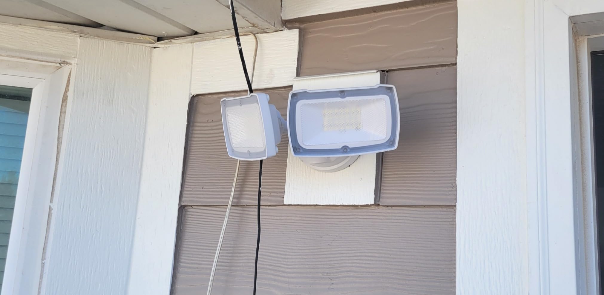 LEPOWER 28W Flood Lights Outdoor - 3000LM Brightness LED Security Lights customer photo 2
