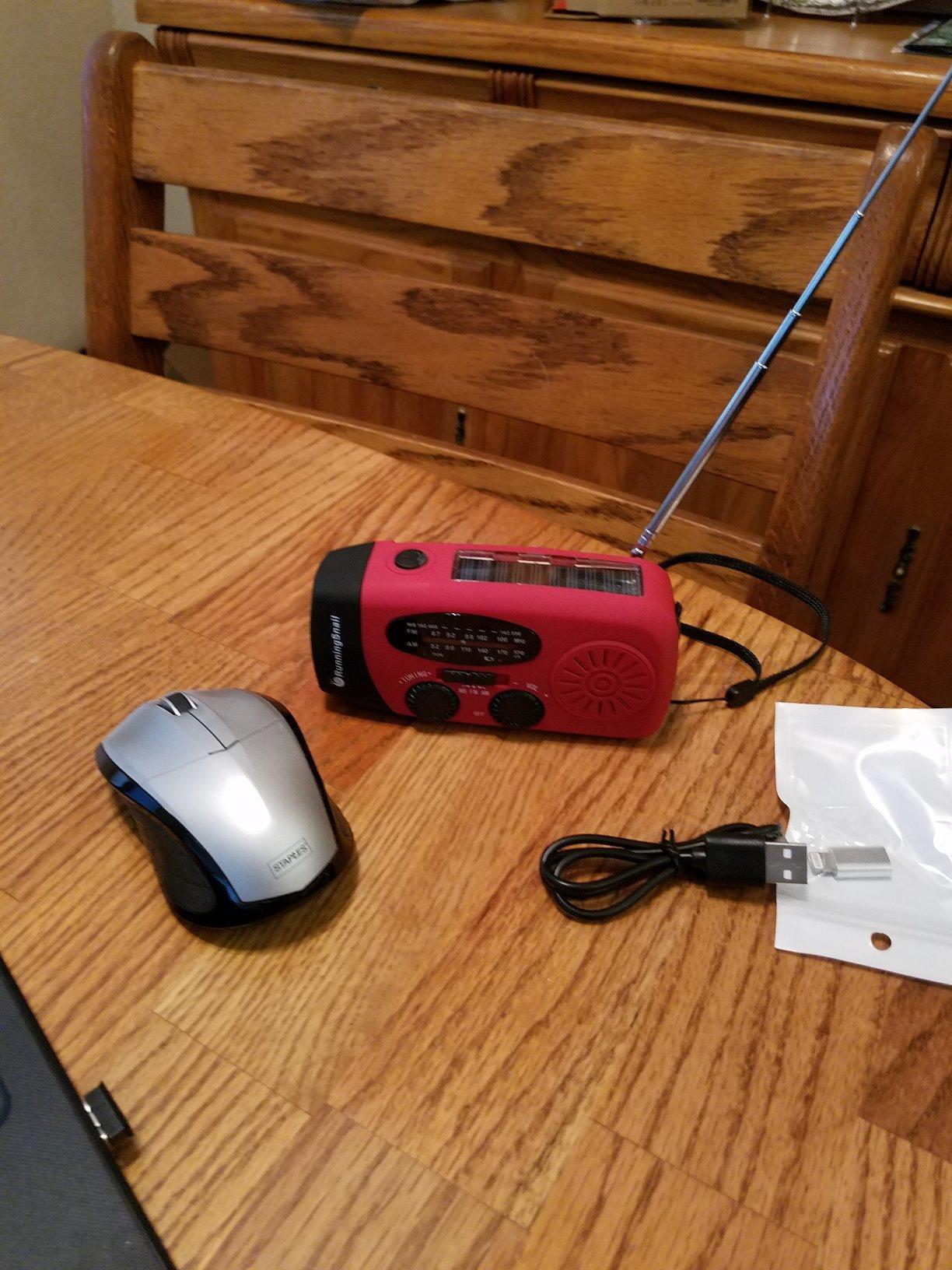 RunningSnail Emergency Crank Radio with 3-Mode Flashlight & Reading Lamp customer photo 1
