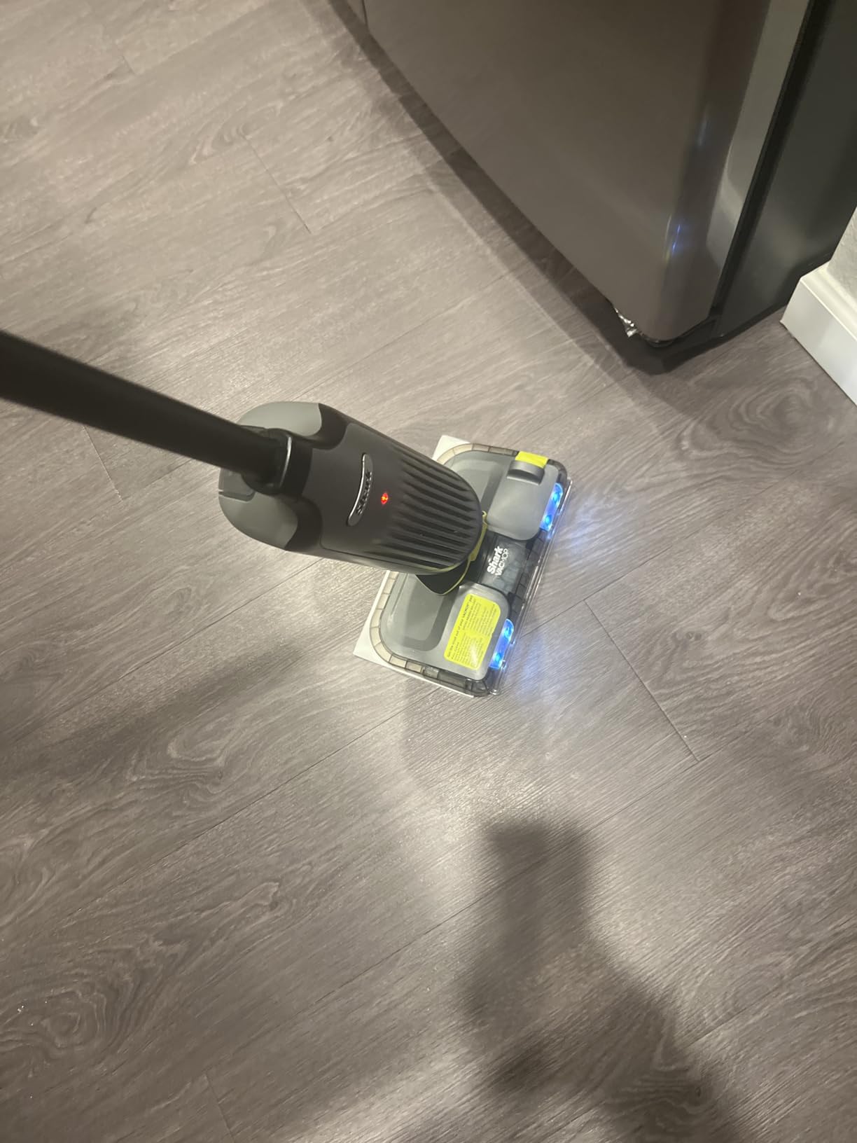 Shark VACMOP Cordless Vacuum & Spray Mop, Gray, VM252 customer photo 1