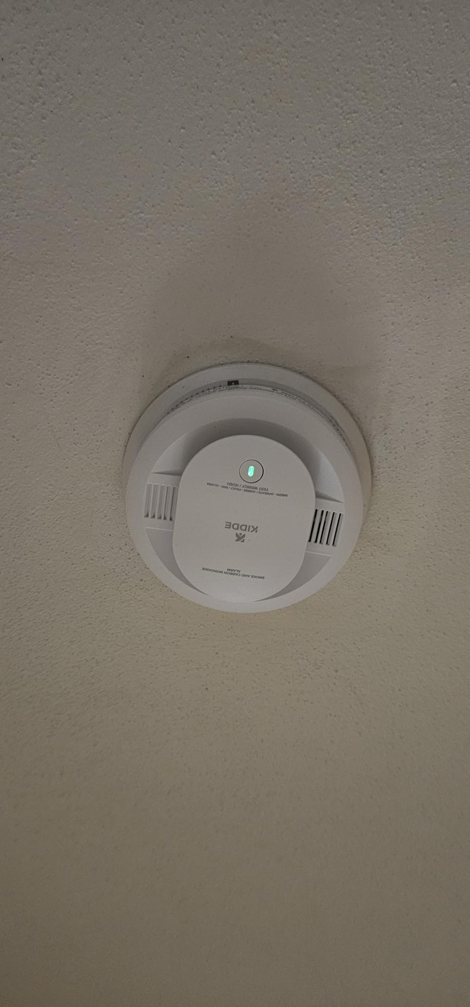 Kidde Hardwired Smoke & Carbon Monoxide Detector, Battery Backup, Interconnectable, LED Warning Light Indicators customer photo 1