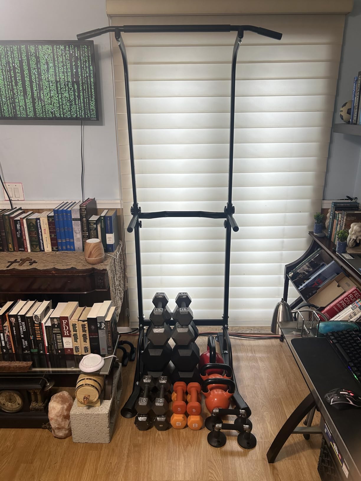SogesHome Multi-Function Power Tower Pull Up Bar Dip Station for Home Gym customer photo 1
