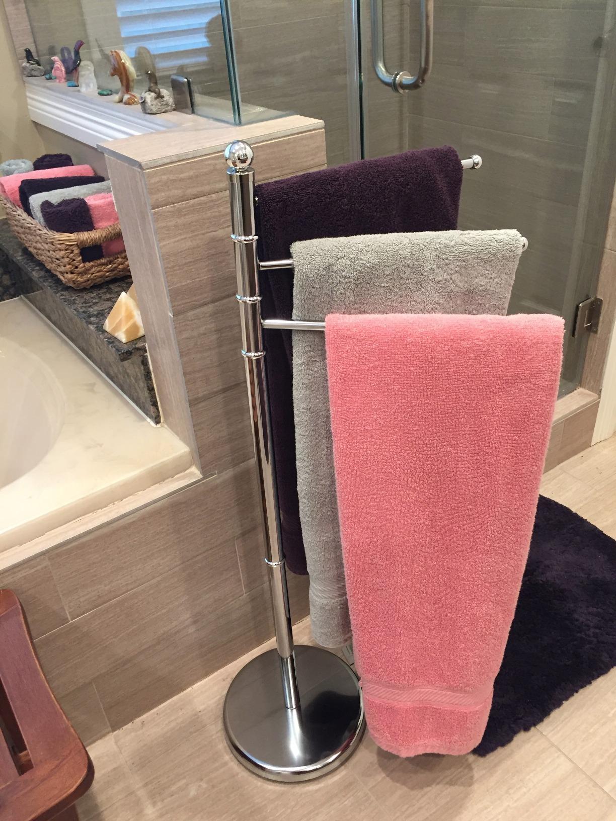 MyGift 40 Inch Black Metal Standing Towel Rack with 3 Swivel Arms customer photo 1