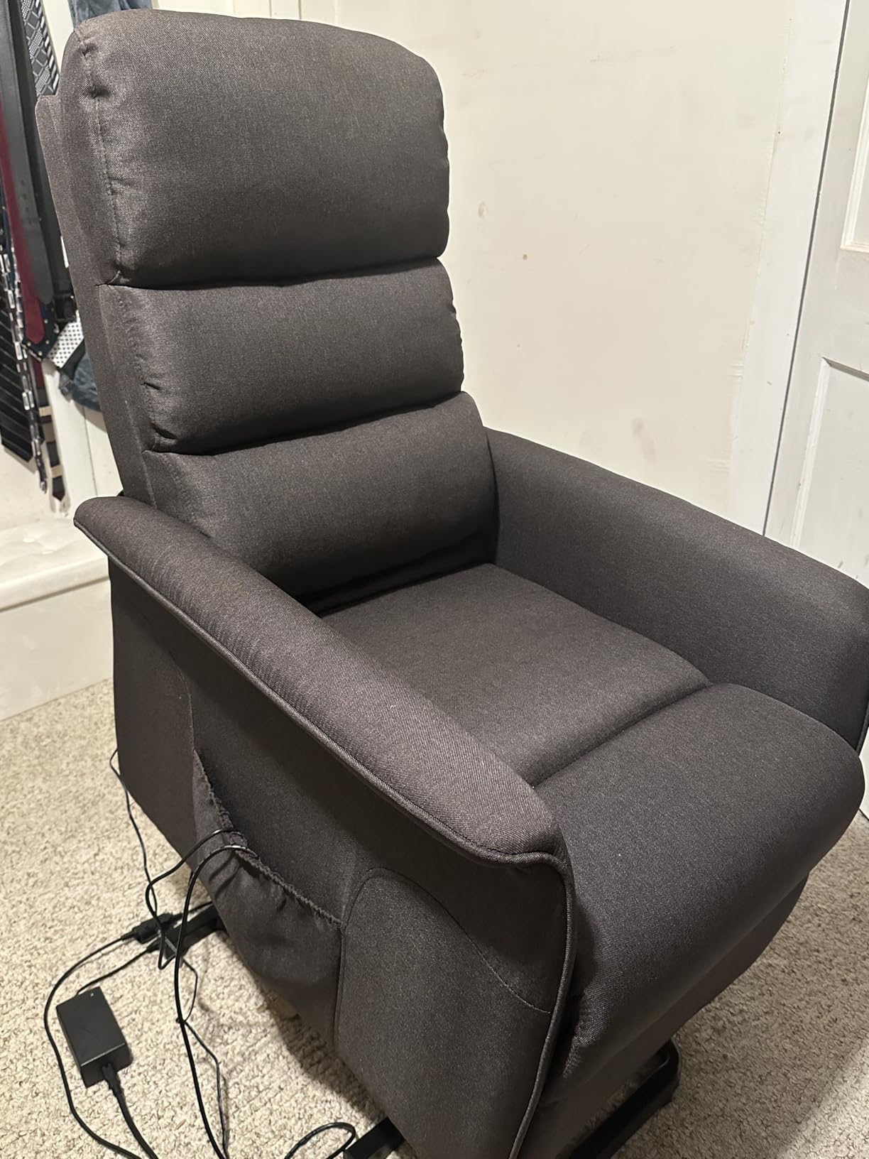 HOMCOM Power Lift Chair with Vibration Massage Recliner for Elderly Brown customer photo 1
