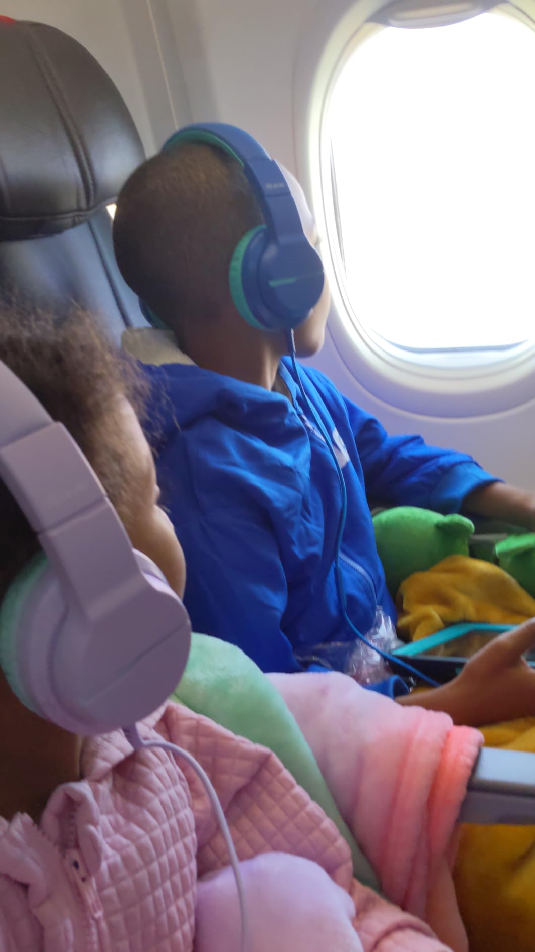 iClever HS19 Kids Headphones for School, Over-Ear for Toddler Boys Girls | SafeSound Tech, HD Mic Stereo Sound, Kids Headphones with Cord, FunShare Foldable 3.5mm Wired for iPad Computer Travel customer photo 2
