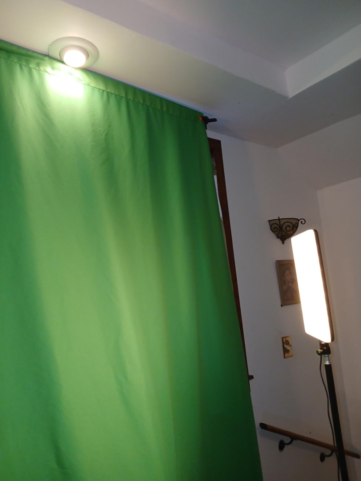 10 X 7 FT Green Screen Backdrop for Photography, Virtual GreenScreen customer photo 2