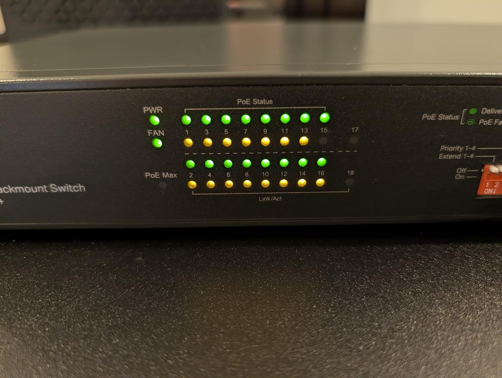 TP-Link TL-SG1428PE, 24 Port Gigabit Easy Smart Managed PoE+ Switch customer photo 2