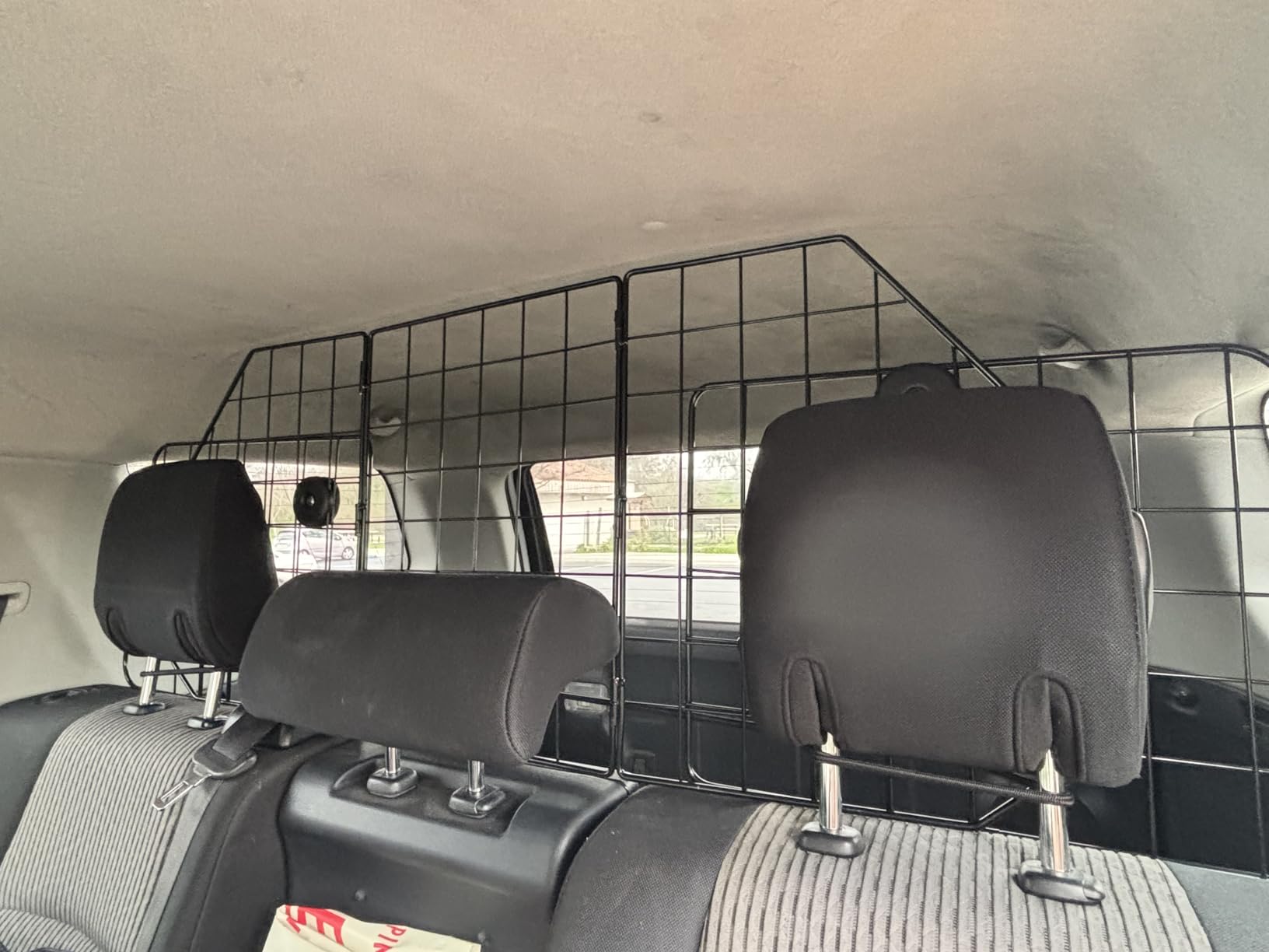 Gtongoko Dog Car Barrier for SUV, Heavy Duty Steel Wire Mesh Pet Divider for Vehicles Adjustable Universal Fit Dog Travel Barrier for Cars Trucks & SUVs, Cargo Area Safety Gate with Elastic Ropes customer photo 2