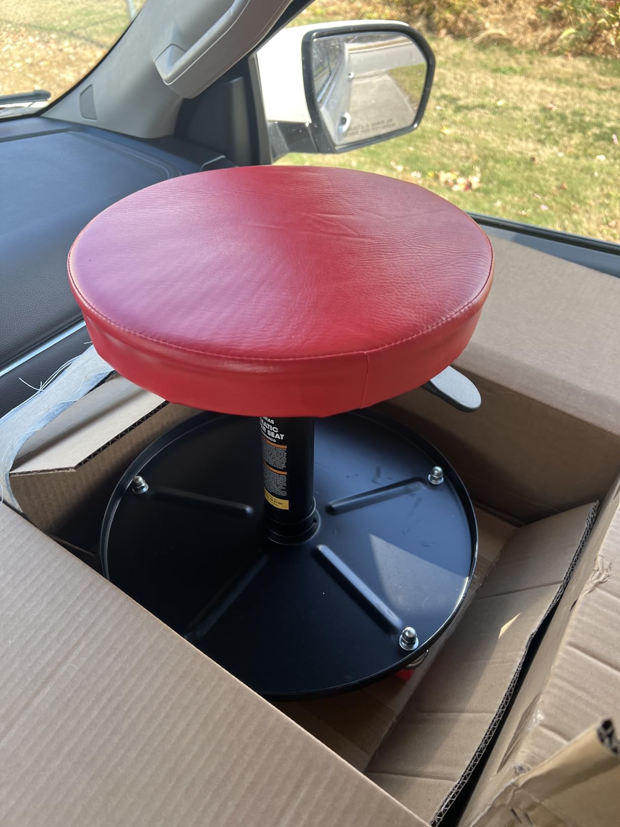 Torin ATRHL6201B Heavy Duty Rolling Pneumatic Creeper Garage/Shop Seat: Padded Adjustable Mechanic Stool with Tool Tray Storage, Red 250 LBS customer photo 1