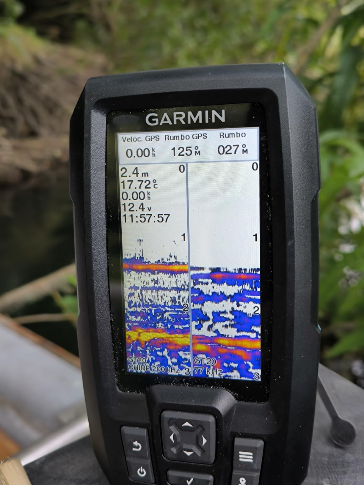 Garmin Striker Vivid 4cv Fishfinder with Transducer - 4-inch LCD Display - Easy-to-Use Scanning Sonar - Color Palettes customer photo 1