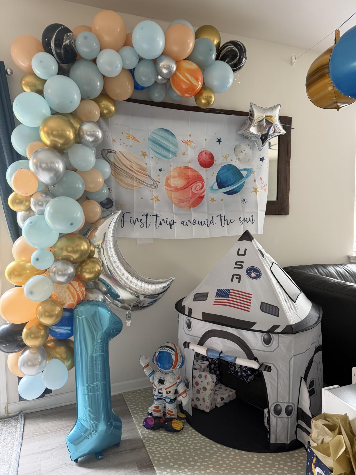 JOYIN Rocket Ship Play Tent Kids Spaceship Playhouse Tent Set Indoor Outdoor Easy Assembly Play Tent customer photo 1