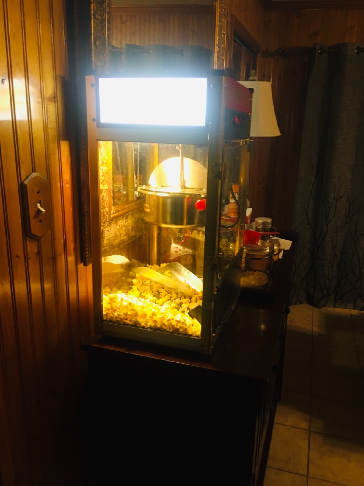 ROVSUN Popcorn Machine with 8 Ounce Kettle Makes Up to 32 Cups, Commercial Popcorn Machine Countertop Popcorn Maker w/Stainless Steel Scoop, Oil Spoon & 3 Popcorn Cups for Home Movie Theater, ETL, Red customer photo 2