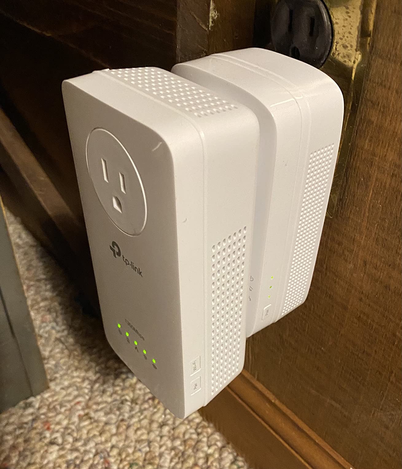 TP-Link AV1300 Powerline Ethernet Adapter WiFi Extender KIT- Passthrough customer photo 2