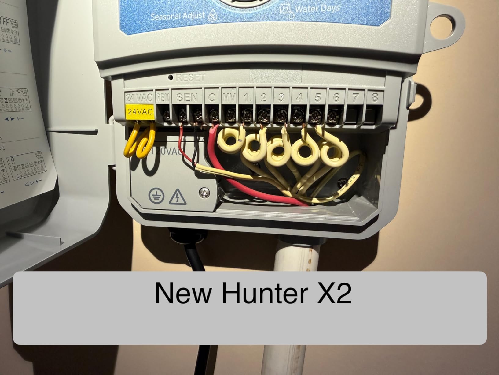 Hunter Industries Hydrawise X2 6-Station Outdoor Irrigation Controller, white customer photo 2