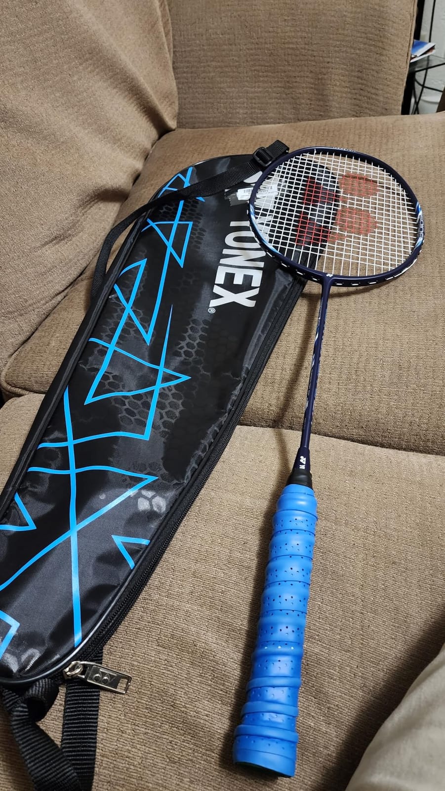 YONEXYONEX Astrox Smash Badminton Racket, Black/red customer photo 1