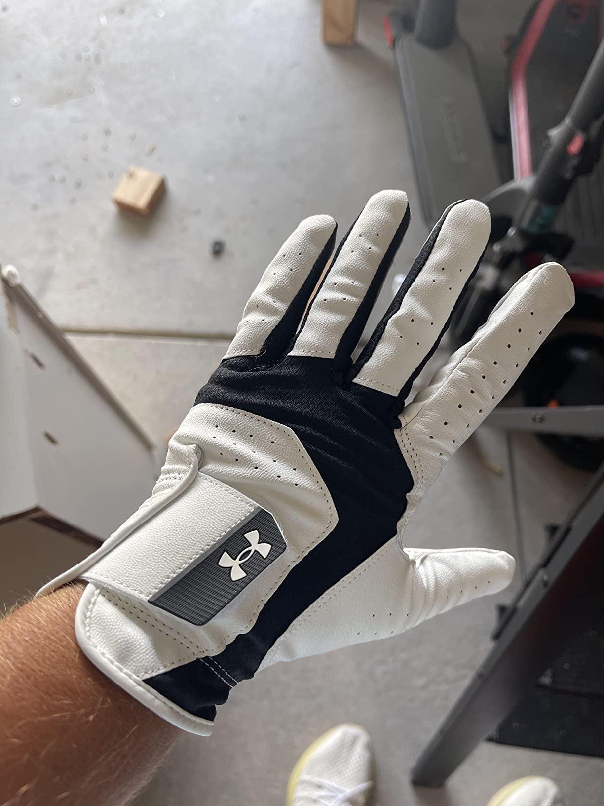 Under Armour Mens Iso-chill Golf Glove customer photo 1