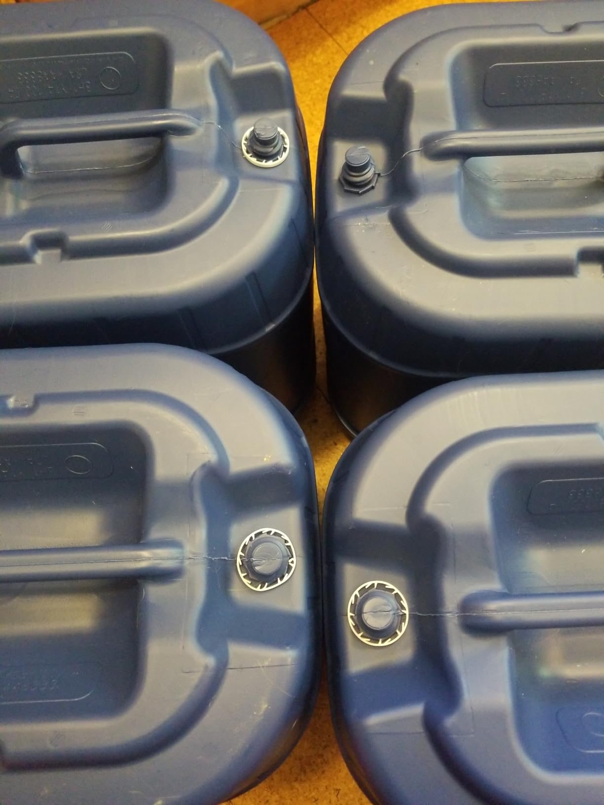 Stackable Water Containers with Lids, 5-Gallon Each, Emergency Kit Including Spigots, Wrench, and Water Preserver, 30 Gallons Total customer photo 2