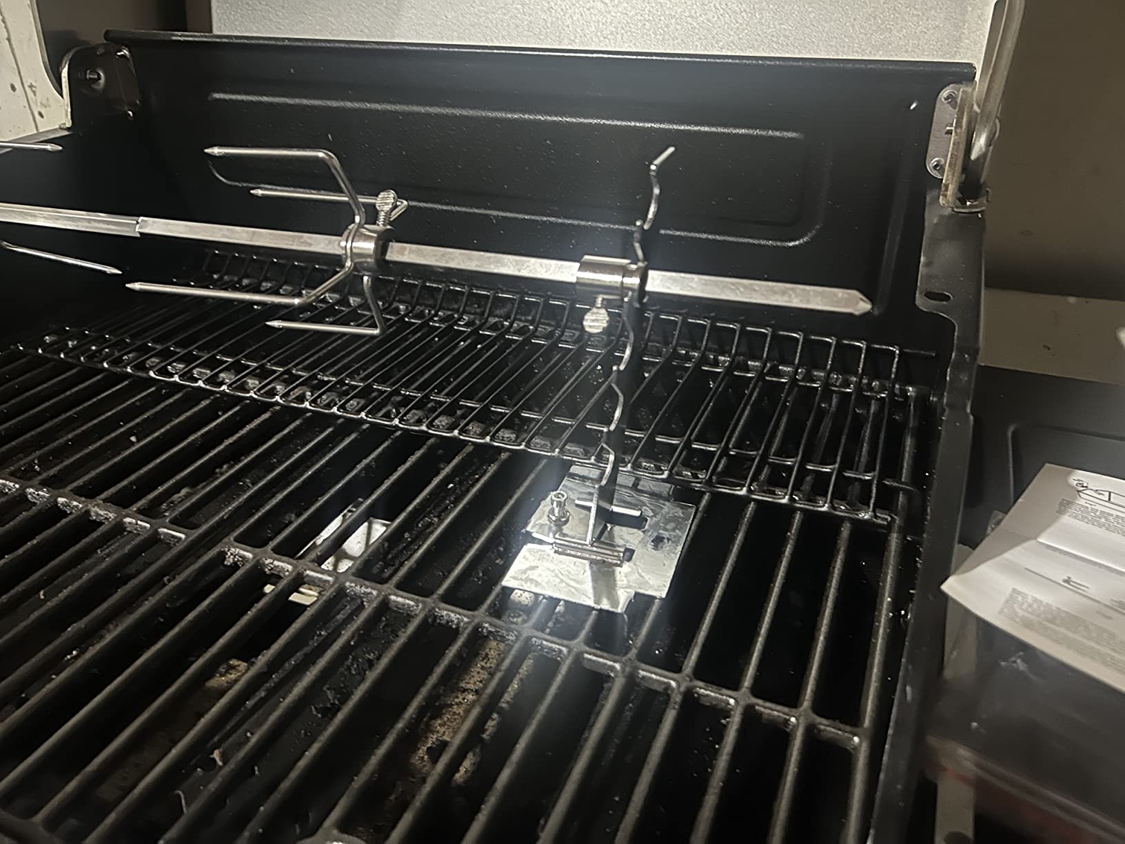 Universal Rotisserie Grill Kit, 360° Automatic Rotating Rotisserie Kit customer photo 1