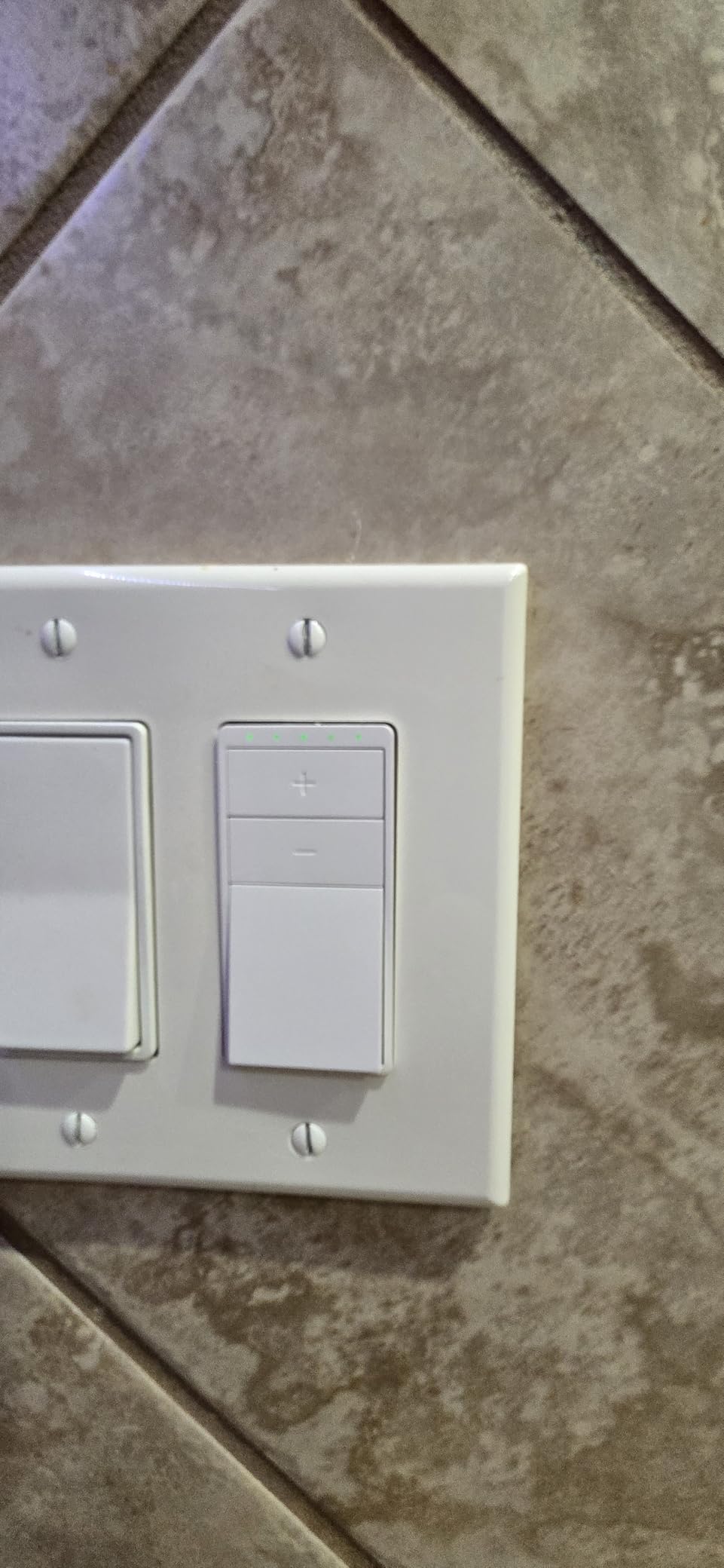 Amazon Basics Smart Dimmer Switch, 3-Way, Works with Alexa Only, Voice Control, Wi-Fi Light Switch, Schedule, 2.4 GHz Wi-Fi, No Hub Required, White customer photo 2