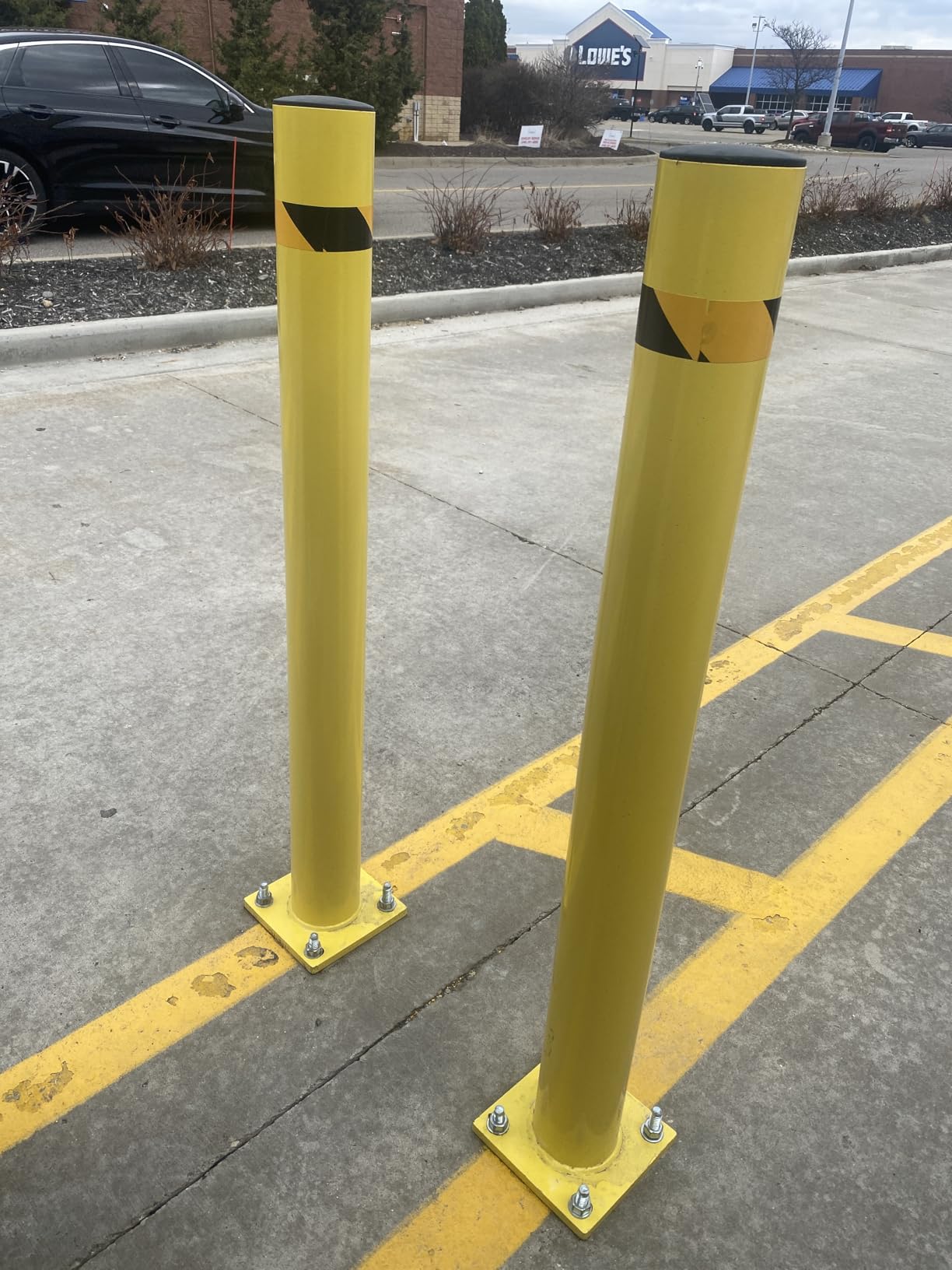 Crowd Control Warehouse 48-in Yellow Steel Bollard, Fillable with Concrete customer photo 2