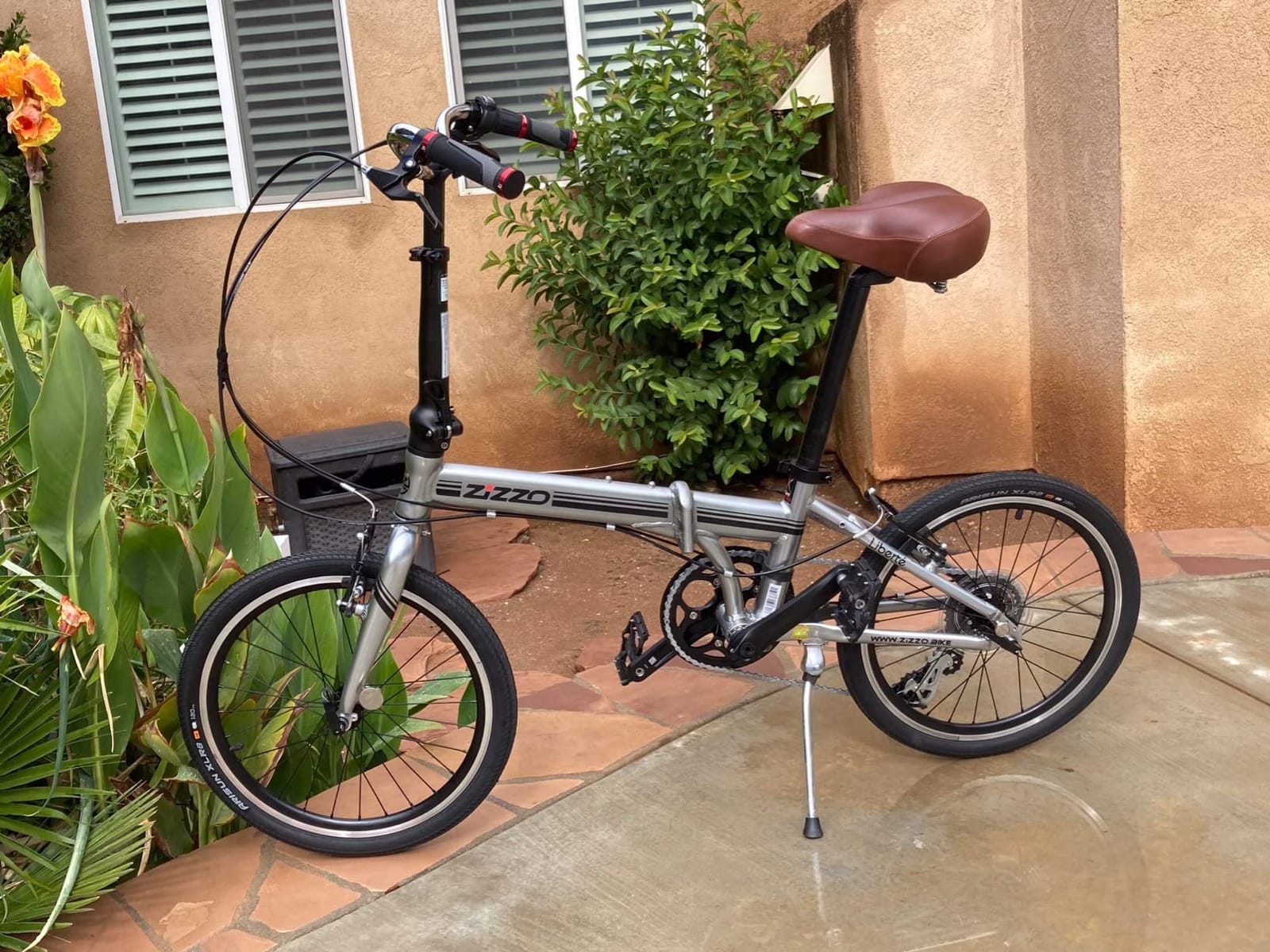 ZiZZO Liberte Plus 23 lb Lightweight Aluminum Alloy 20-Inch 8-Speed Folding Bicycle with Quick Release Wheels customer photo 2