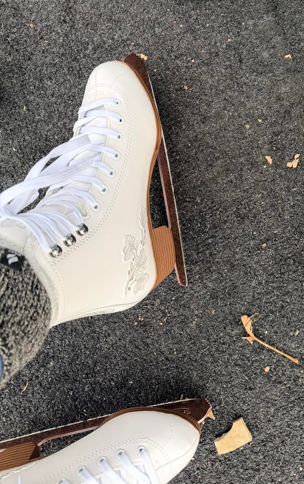 Rollerblade Bladerunner Ice Diva Women's Adult Figure Skates, White and Rose Gold, Ice Skates customer photo 2