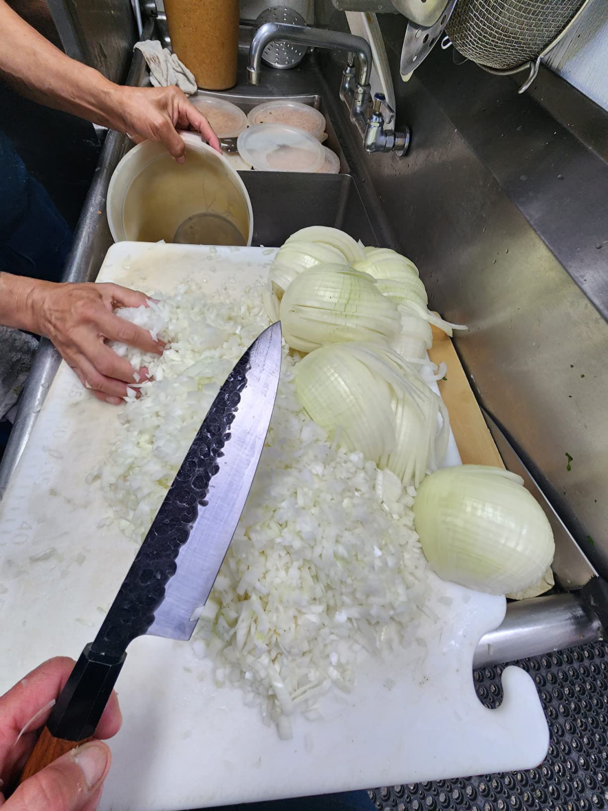 MITSUMOTO SAKARI 8-Inch Japanese Gyuto Chef Knife, 3-Layer 9Cr18MoV customer photo 2