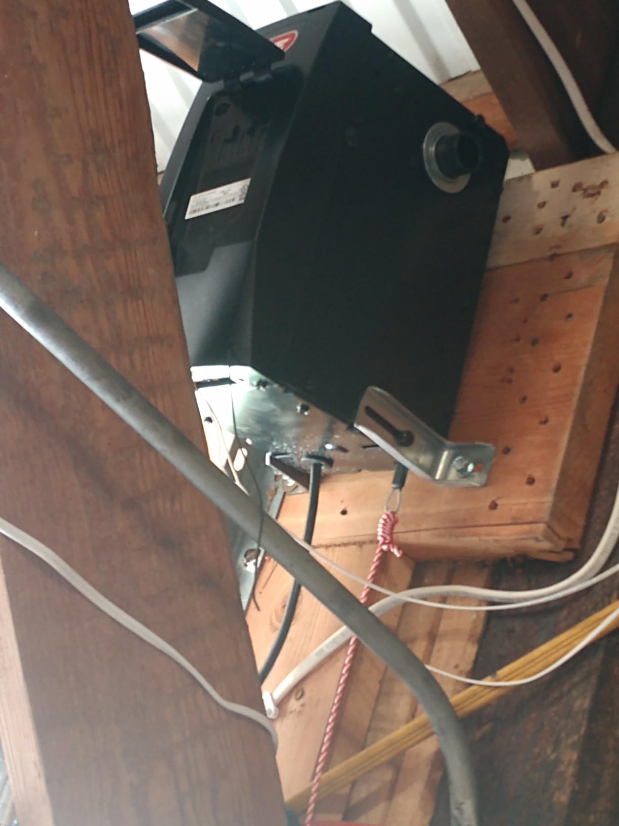 Genie 6072H-B Wall Mount Garage Door Opener with Battery Backup, Wall Mounted & Space Saving customer photo 2