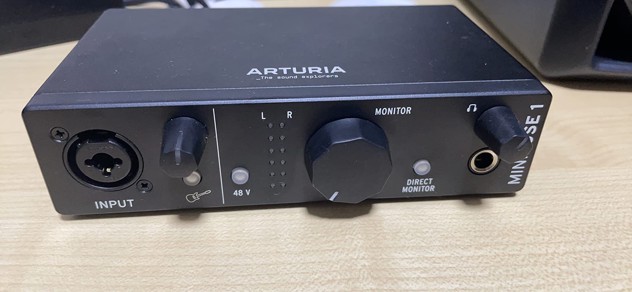 Arturia MiniFuse USB Audio & MIDI Interface, MiniFuse 1 | Record voice guitar and synths, best-in-class sound specs, pair with any microphone, Ableton Live Lite, 5-year warranty customer photo 1