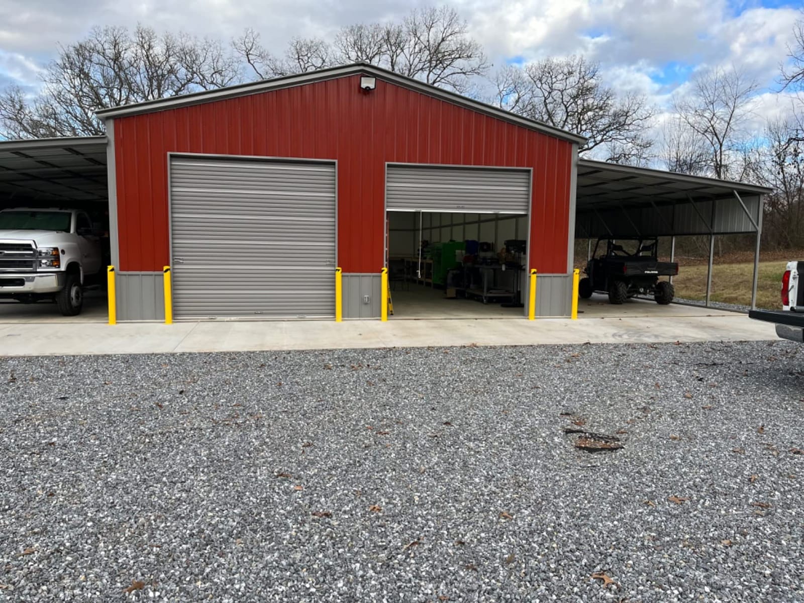 VEVOR Safety Bollard, 42 Inch Height Bollard Post, 4.5 Inch Diameter Steel Pipe Safety Bollard Post, Yellow Steel Bollard, Steel Safety Bollard with 8 Anchor Bolts, Perfect for Traffic-Sensitive Area customer photo 1