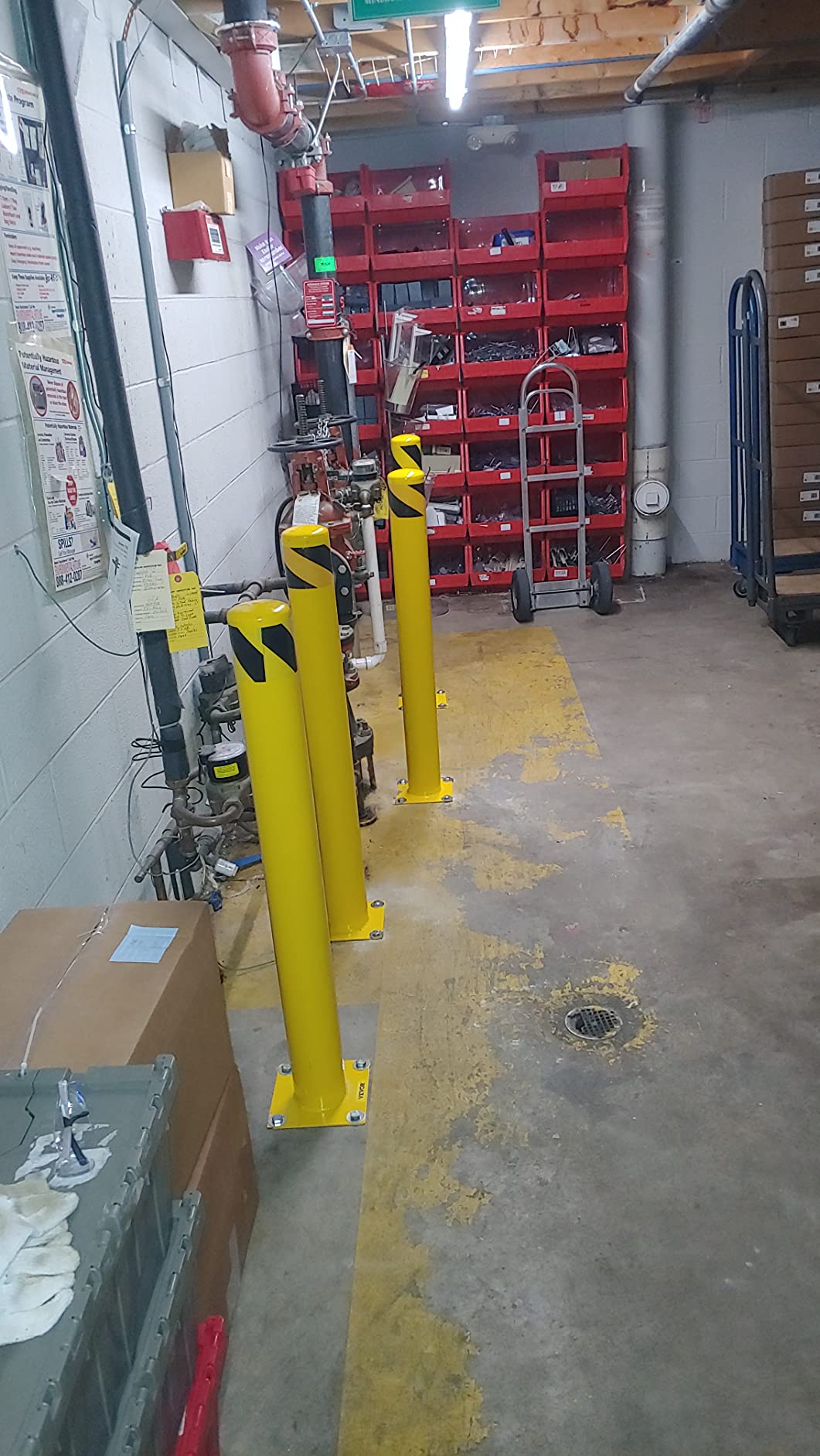 VEVOR Safety Bollard, 42 Inch Height Bollard Post, 4.5 Inch Diameter Steel Pipe Safety Bollard Post, Yellow Steel Bollard, Steel Safety Bollard with 8 Anchor Bolts, Perfect for Traffic-Sensitive Area customer photo 2