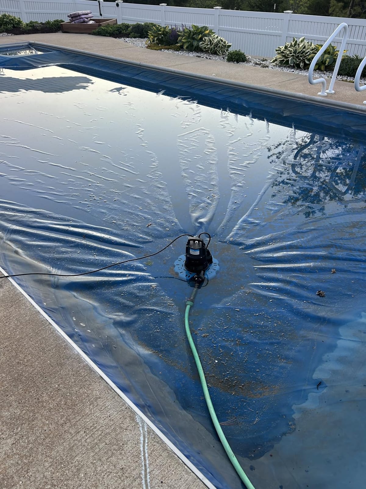 Acquaer 1/4 HP Automatic Swimming Pool Cover Pump, 2250 GPH Submersible Sump Pump with 3/4” Check Valve Adapter & 25ft Power Cord, Water Removal for Pool, Hot Tubs, Rooftops, Water Beds and more customer photo 1