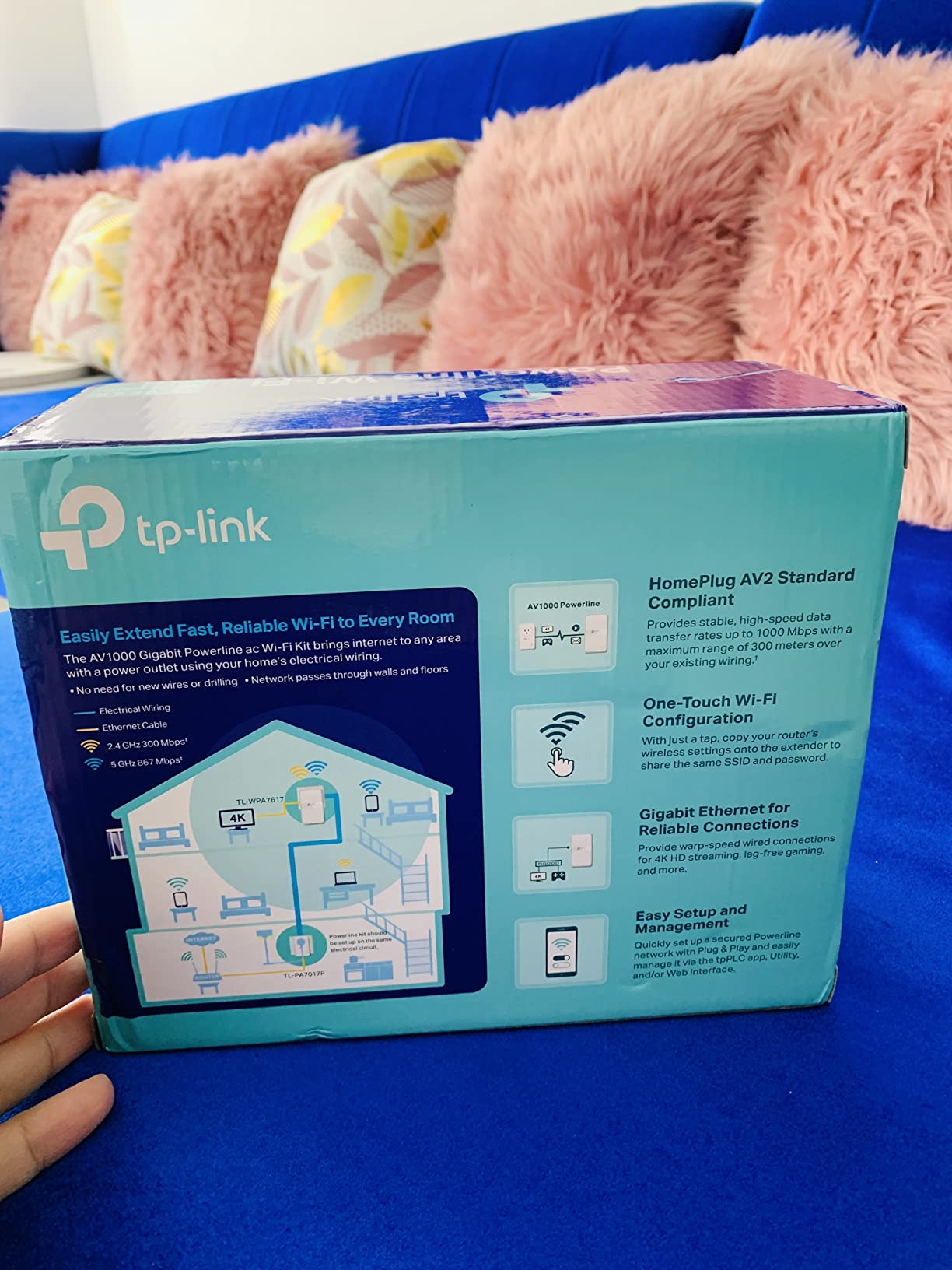 TP-Link AV1000 Powerline Ethernet Adapter WiFi Extender Kit, Passthrough customer photo 1