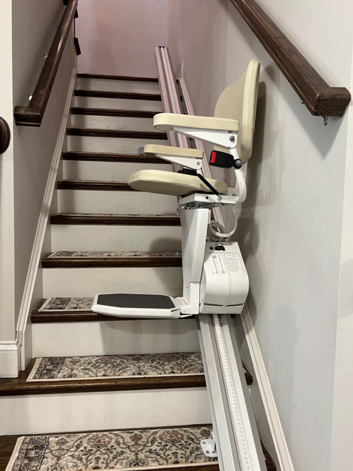 AmeriGlide Rave 2 Stair Lift for Seniors - DIY Self-Install Straight Stair Lift - Fits Most Straight Staircases - 350 lb Capacity - Battery Powered - Made in USA customer photo 2