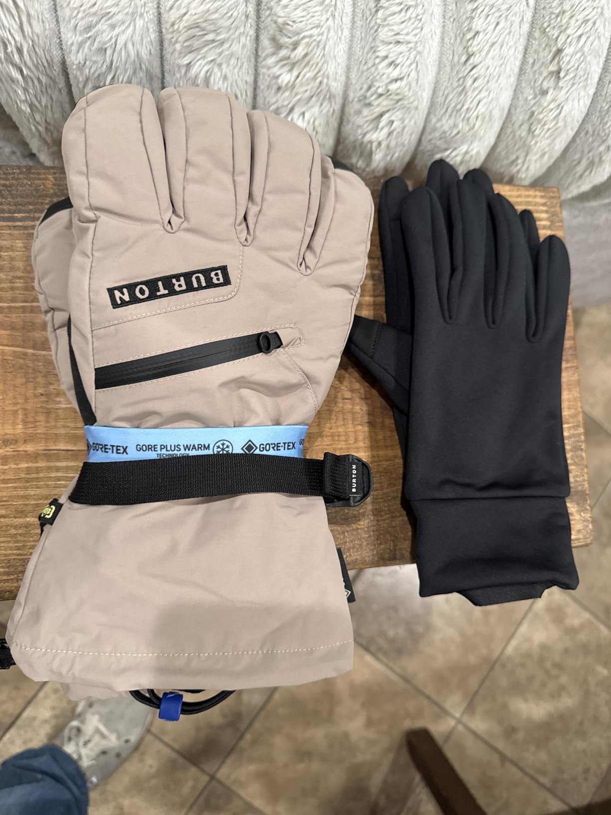 Burton Men’s Gore-TEX Insulated Gloves – Waterproof Winter Snowboard Gloves with Touch Screen Tech & Removable Liner customer photo 1