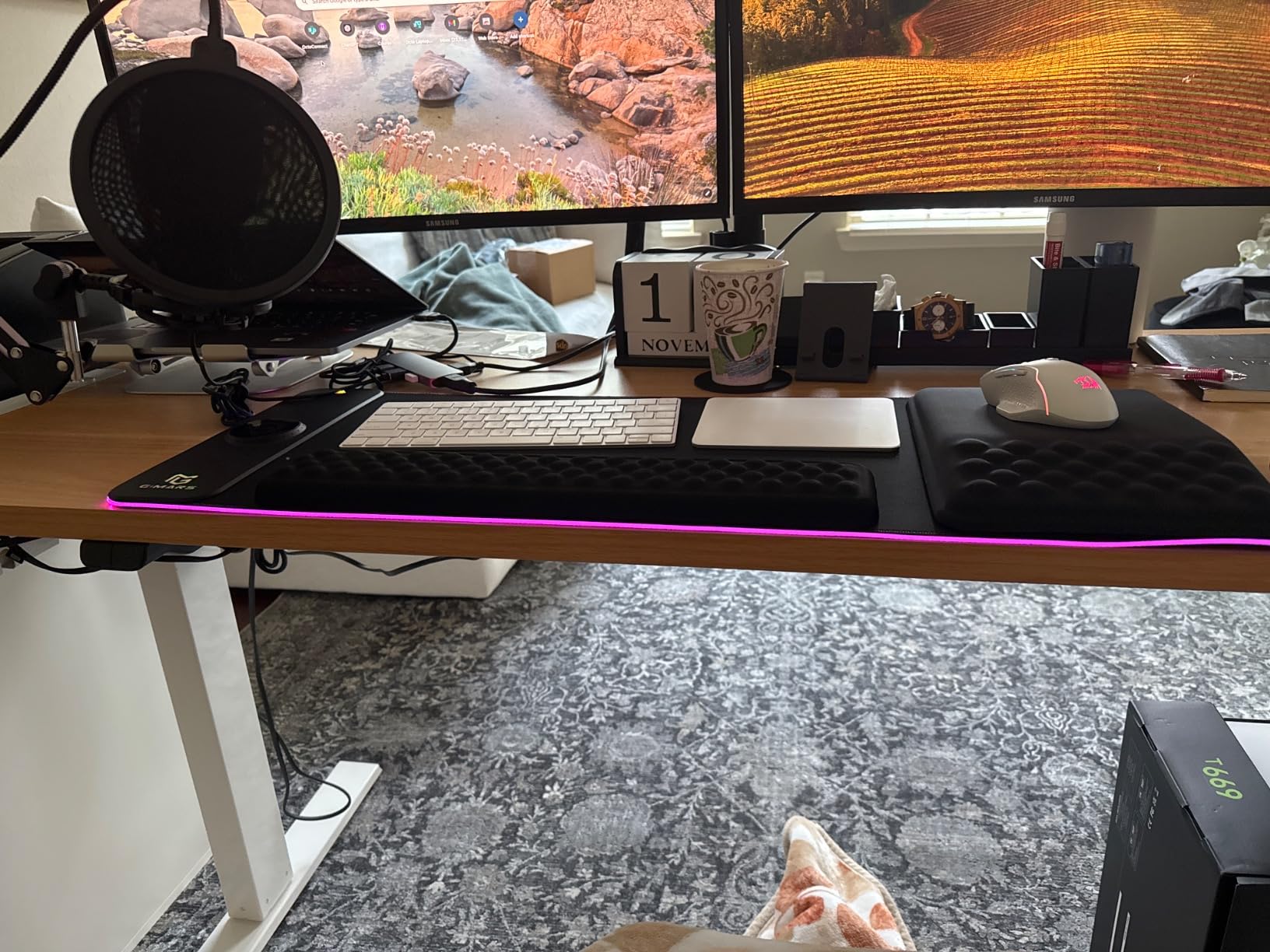 Gimars RGB Gaming Mouse Pad,15W Wireless Charging Mousepad with 10 Light Modes, Large Mousepad with Premium Smooth Surface, Non-Slip Mouse Mat for Gaming, Desk, PC,Office, 31.5x11.8x0.16inch customer photo 1