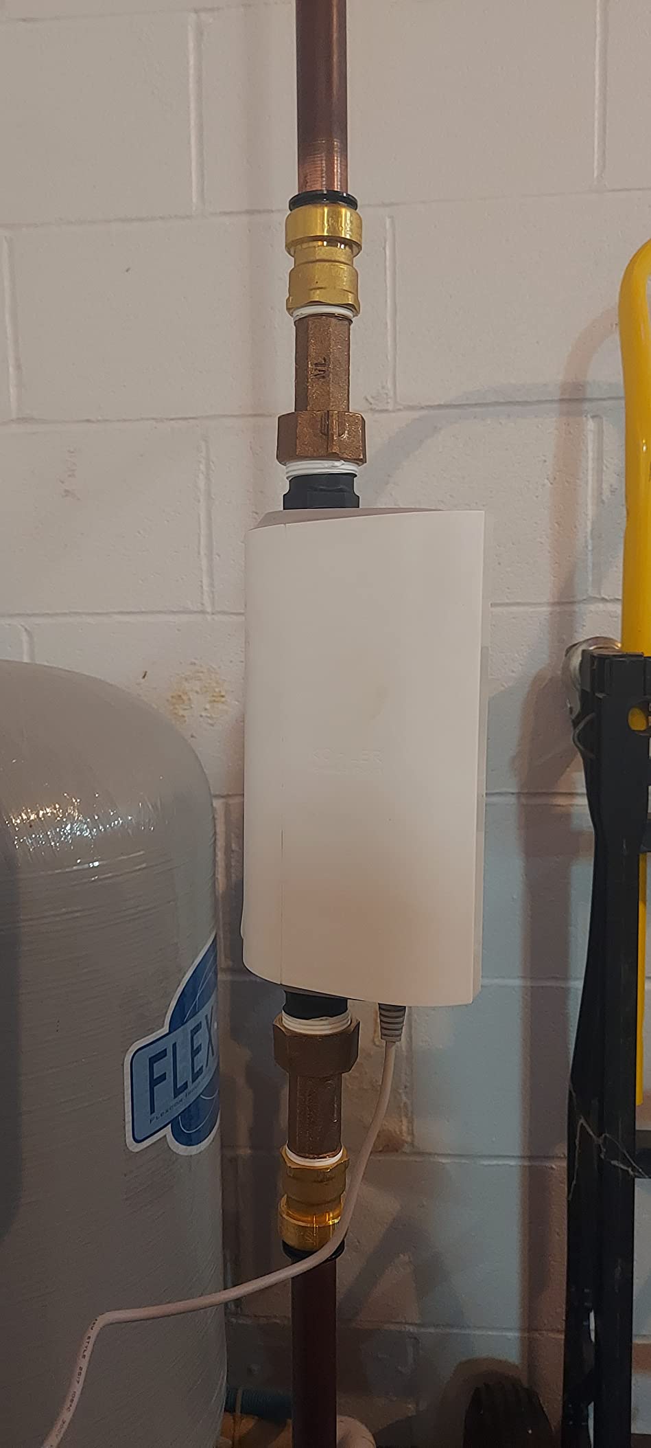 H2Wise+ Smart home water monitor and automatic shutoff valve customer photo 1