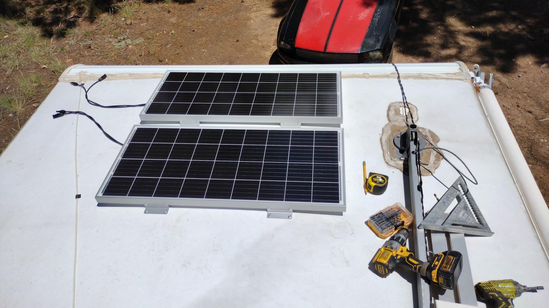 ECO-WORTHY 200 Watts 12 Volt/24 Volt Solar Panel Kit with High Efficiency Monocrystalline Solar Panel and 30A PWM Charge Controller for RV, Camper, Vehicle, Caravan and Other Off Grid Applications customer photo 2