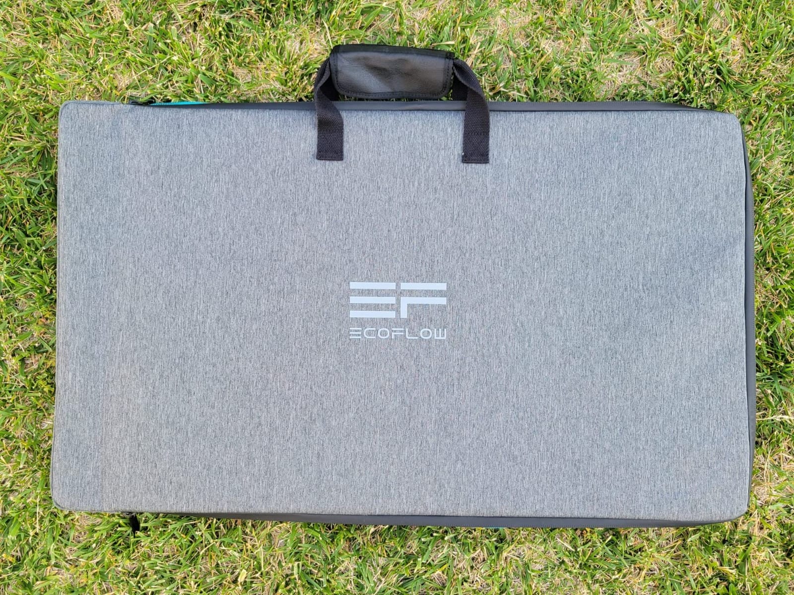 EF ECOFLOW 220W Portable Solar Panel, Bifacial Design, IP68 Waterproof customer photo 1