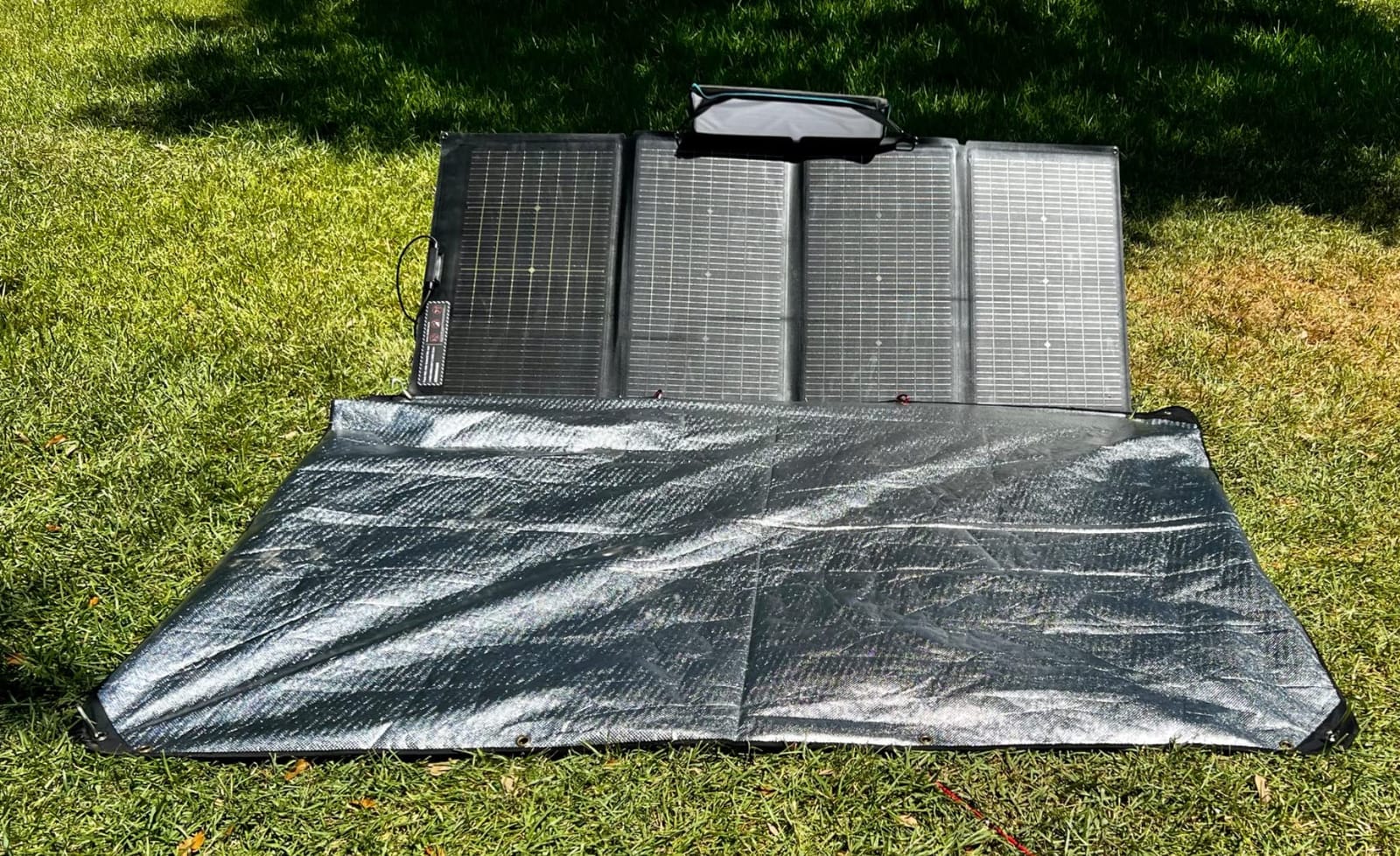 EF ECOFLOW 220W Portable Solar Panel, Bifacial Design, IP68 Waterproof customer photo 2