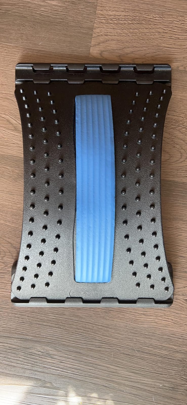 MINOLL Back Stretcher for Lower Back Pain Relief, Multiple Level Adjustable Arch Lumbar Back Cracker Board, Back Cracking Device, Back Massager for Scoliosis, Spine Decompression Support customer photo 2