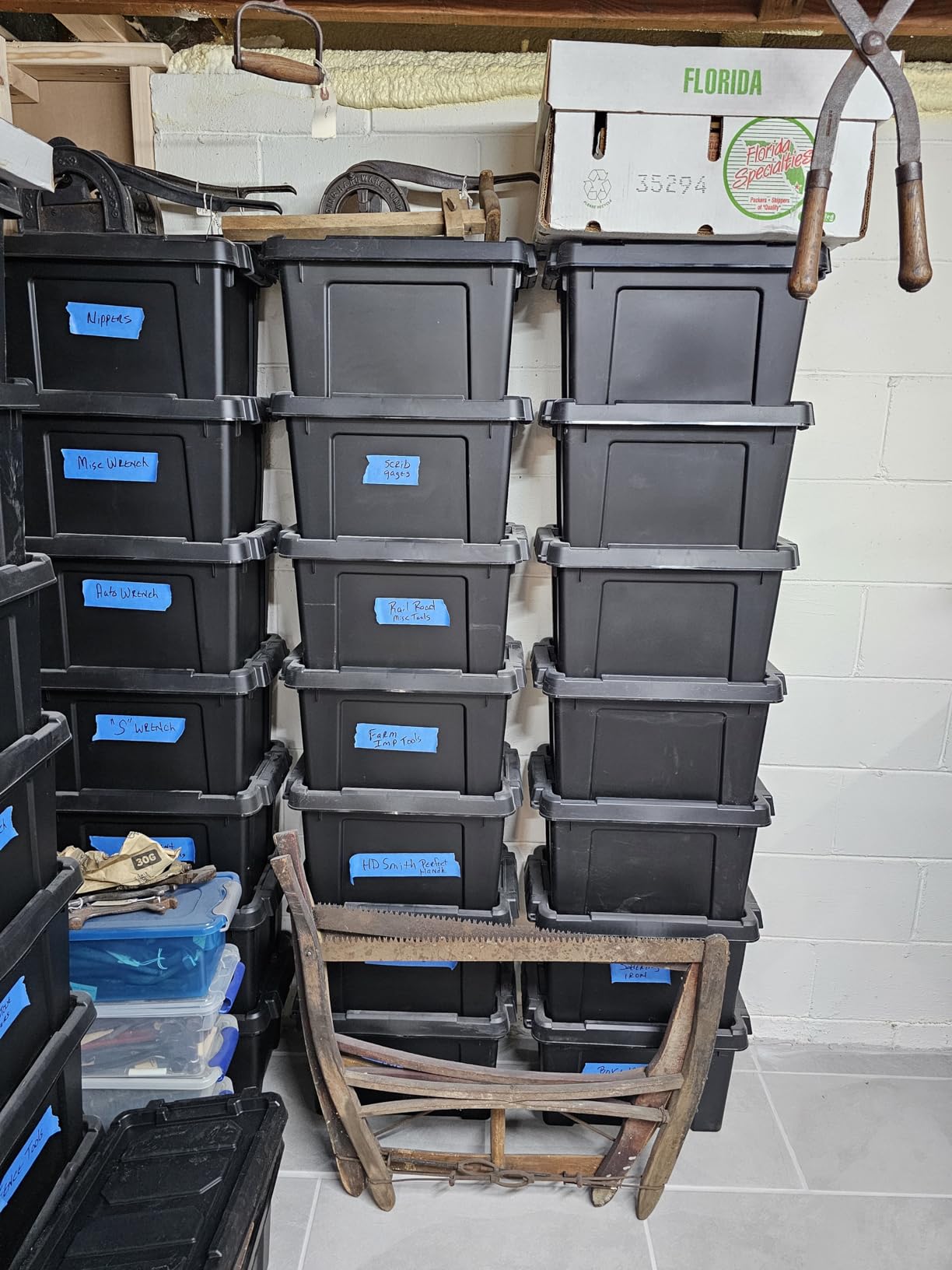 IRIS USA 6-Pack 20 Gal Heavy Duty Lockable Storage Totes with Lids, Black customer photo 1