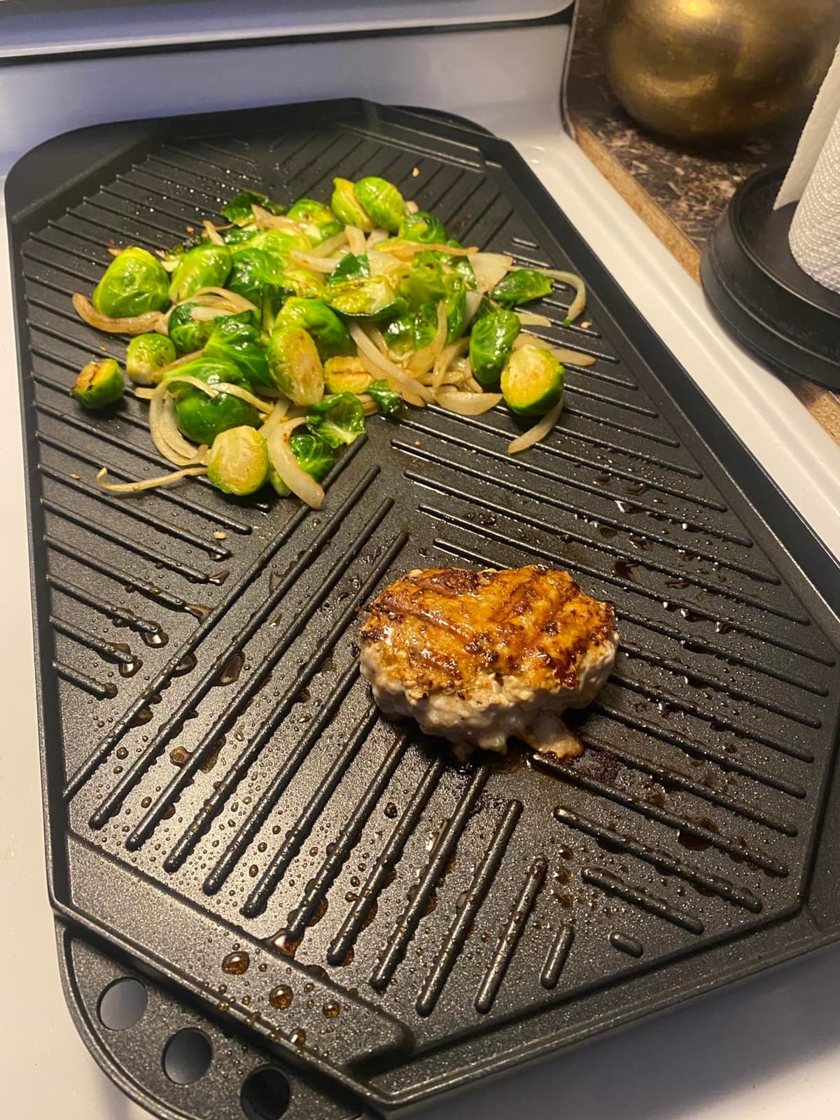 S·KITCHN Cast Aluminum Griddle Pan for Stovetop with Lid - Lighter than Cast Iron Skillet,Round Frying Pans Nonstick Grill Pan Dishwasher & Oven Safe,12IN customer photo 2