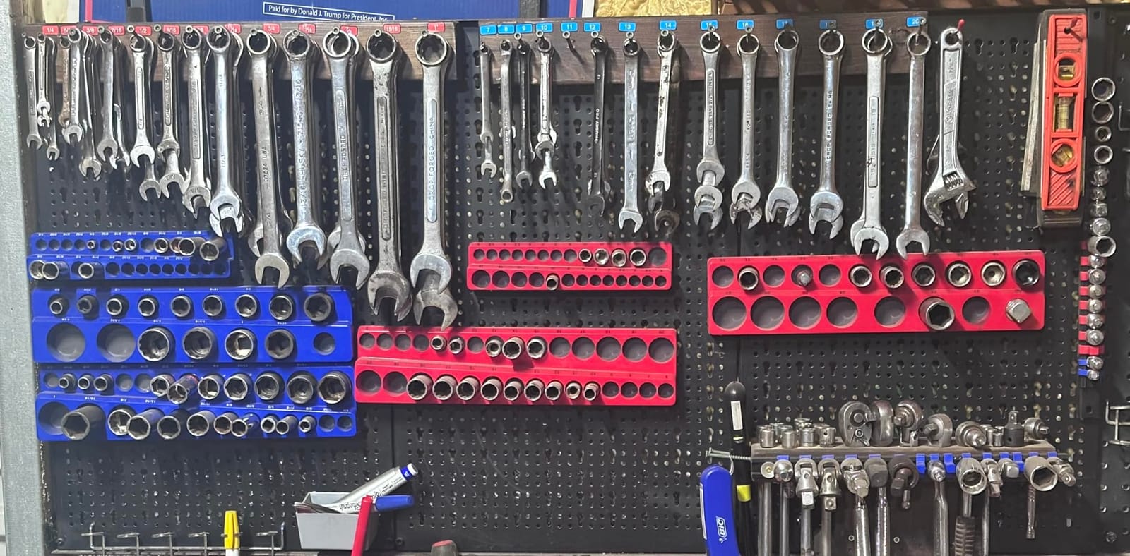 TORACK Metal Pegboard Wall Organizer System 24x48 in, 109 PCS Pegboard Kit customer photo 2