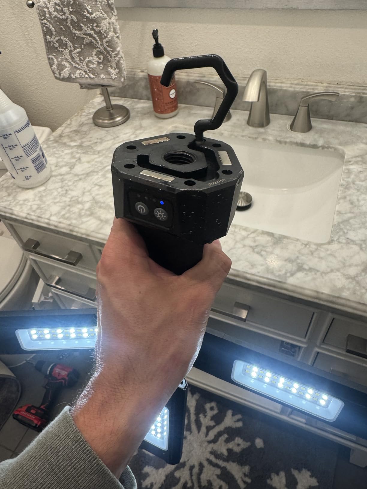 Rechargeable LED Work Light with Stand, Aluminum 67