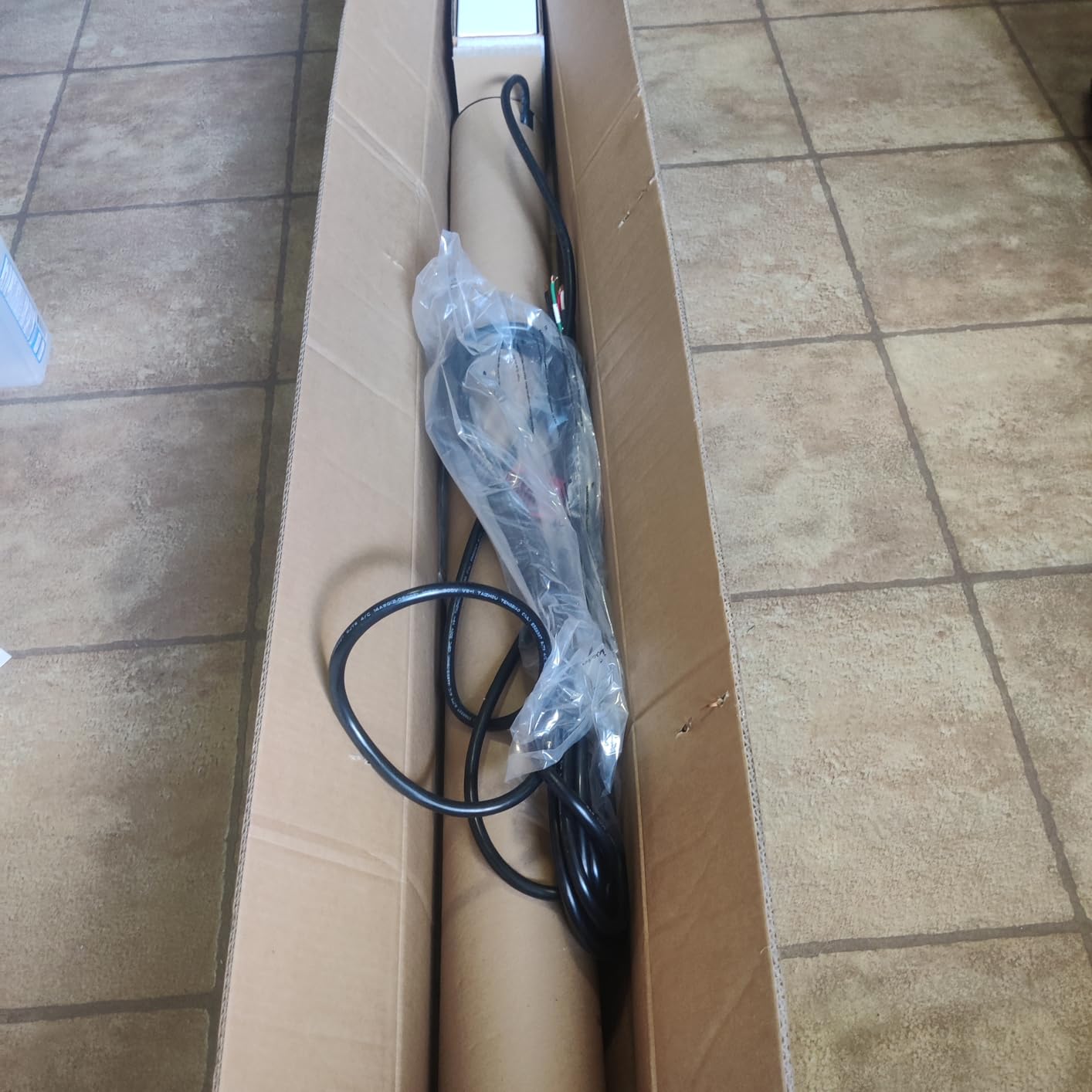 VEVOR Deep Well Submersible Pump 3 HP 230V/60Hz 37 GPM Flow 640 ft Head customer photo 1